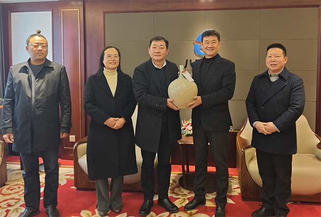 政企携手谋发展，八咏集团迎关怀