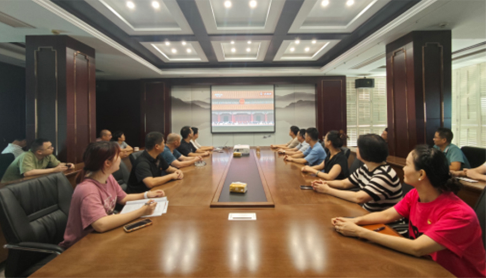 铭记历史  砥砺前行